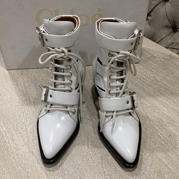 - Chloe Rylee leather cut out boots - Picture 4 of 10